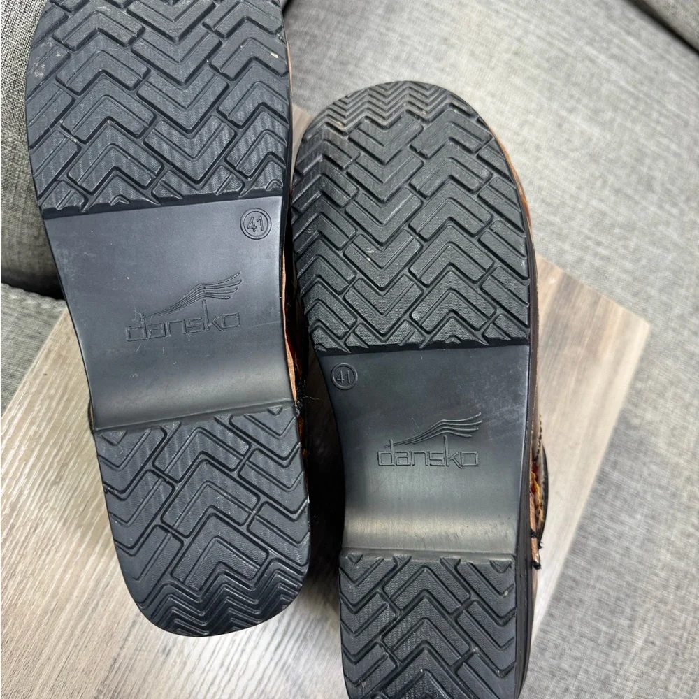 Dansko Professional Leather Clogs Shoes Women’s Size 41 Orange Brown Embossed - Picture 10 of 14